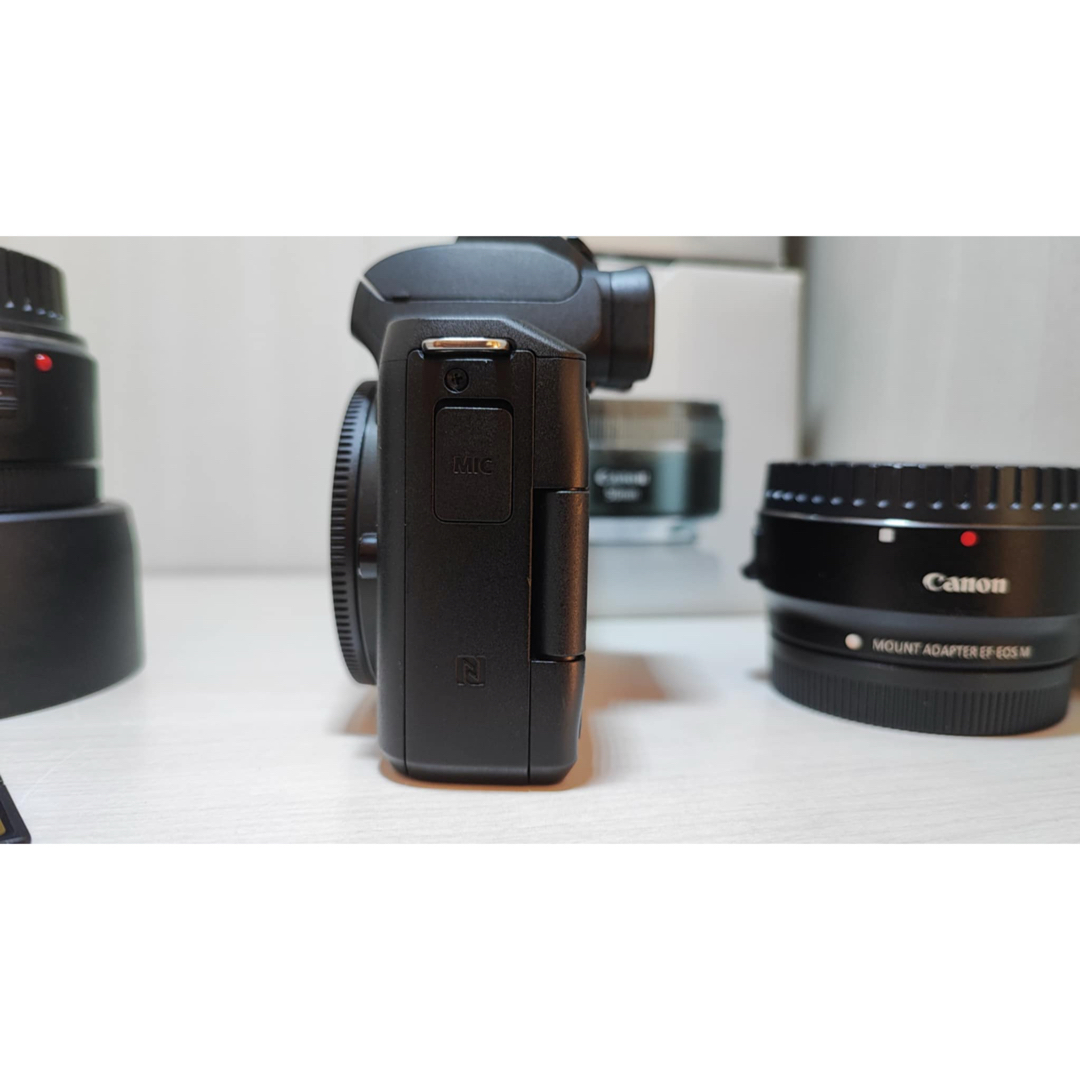 Canon - Canon EOS KISS M ボディ + 多くのアクセサリーの通販 Canon - Canon EOS KISS M ボディ + 多くのアクセサリーの通販