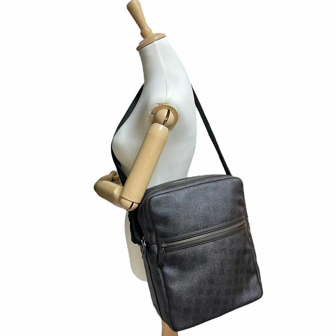 Dunhill - 極美品 ダンヒル 大容量 ショルダーバッグ クロス Dunhill - 極美品 ダンヒル 大容量 ショルダーバッグ クロス