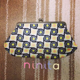 ツモリチサト(TSUMORI CHISATO)の[ninita]クラッチ(クラッチバッグ)