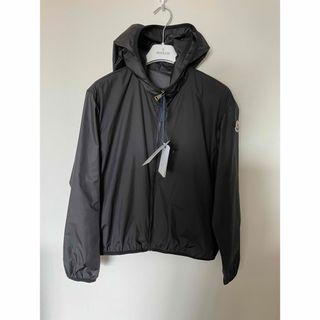 MONCLER(花柄 ・ ナイロンジャケット)のフリマアイテム一覧 MONCLER(花柄 ・ ナイロンジャケット)のフリマアイテム一覧