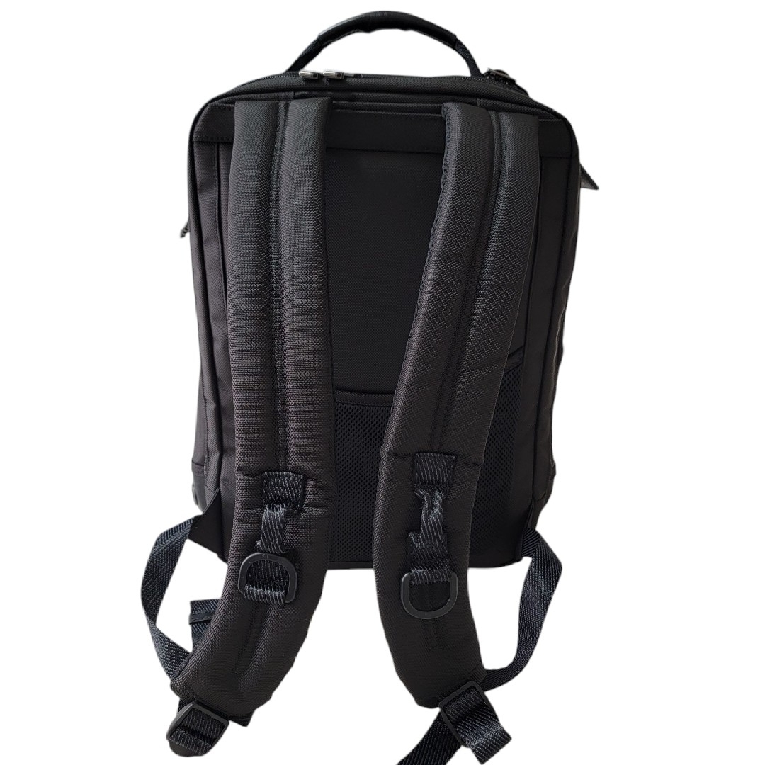 TUMI - ほぼ未使用 TUMI HEDRICK DELUXE BRIEF ビジネスリュック TUMI - ほぼ未使用 TUMI HEDRICK DELUXE BRIEF ビジネスリュック