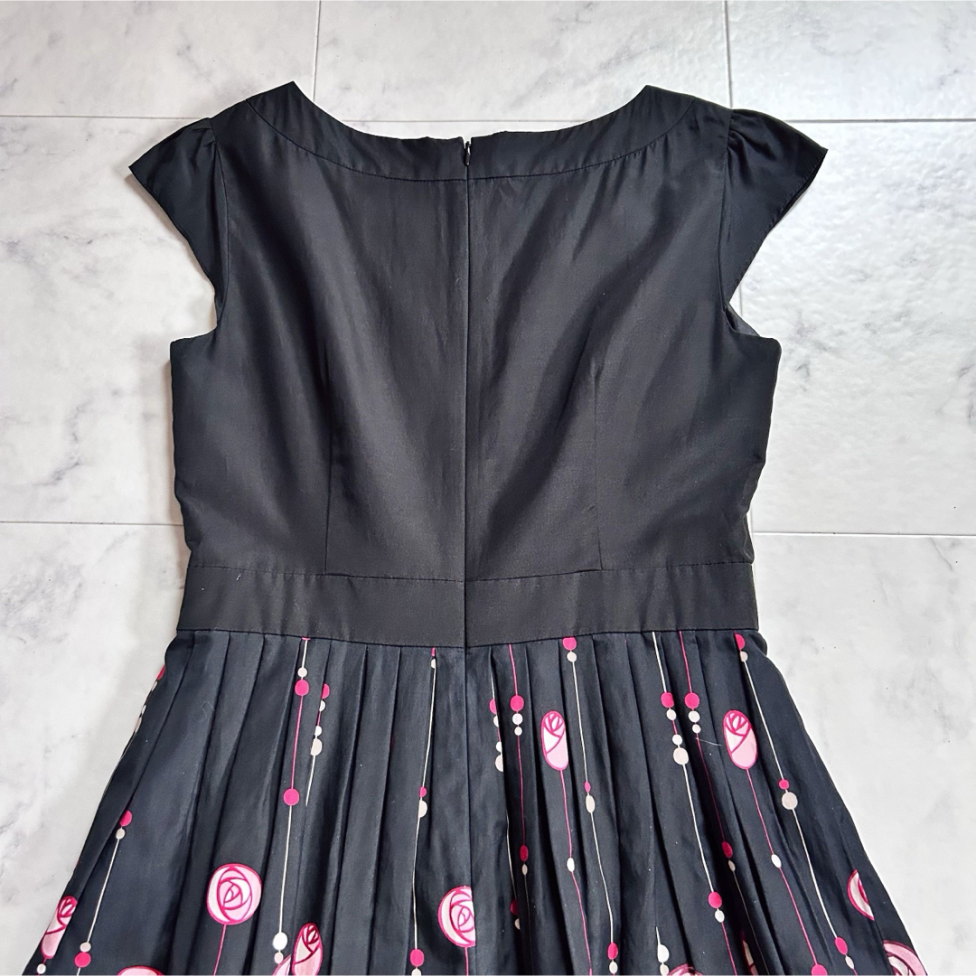 LAURA ASHLEY - 美品 ローラアシュレイ ワンピース 花柄 9号 LAURA ASHLEY - 美品 ローラアシュレイ ワンピース 花柄 9号