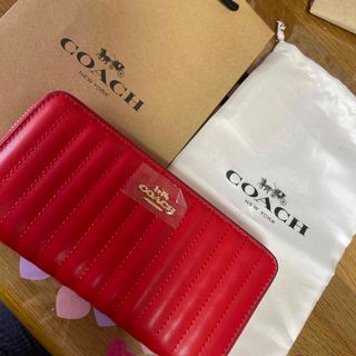 COACH(財布 ・ レッド/赤色系)のフリマアイテム一覧 COACH(財布 ・ レッド/赤色系)のフリマアイテム一覧