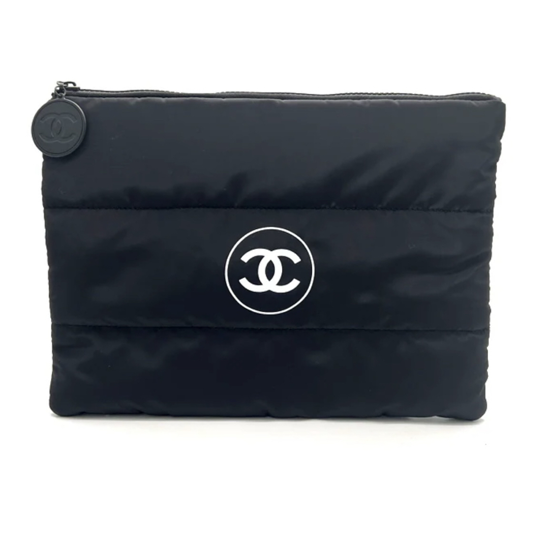 CHANEL - 新品未使用 CHANEL シャネル ノベルティ ポーチの通販 CHANEL - 新品未使用 CHANEL シャネル ノベルティ ポーチの通販