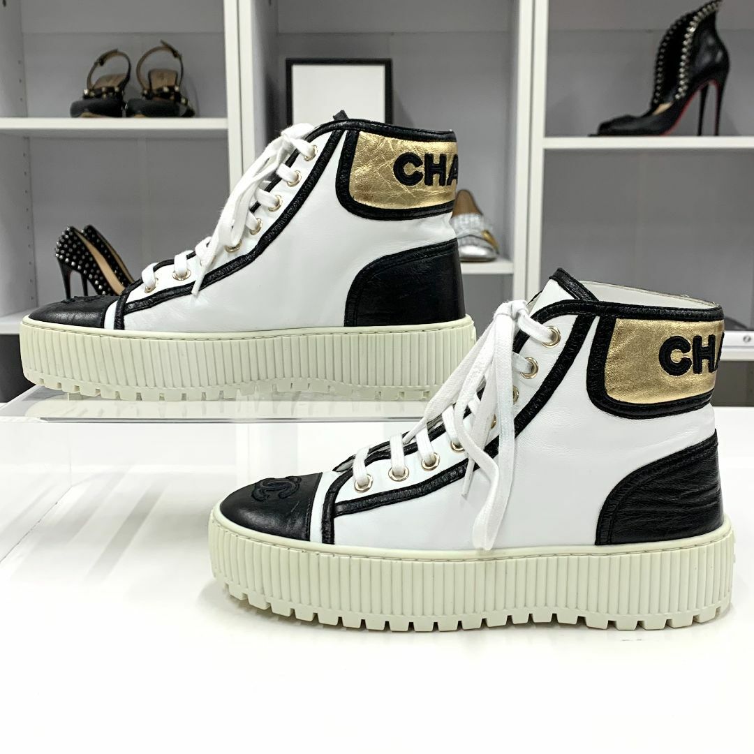 CHANEL - M10047 シャネル ラムスキン ココマーク ロゴ CHANEL - M10047 シャネル ラムスキン ココマーク ロゴ