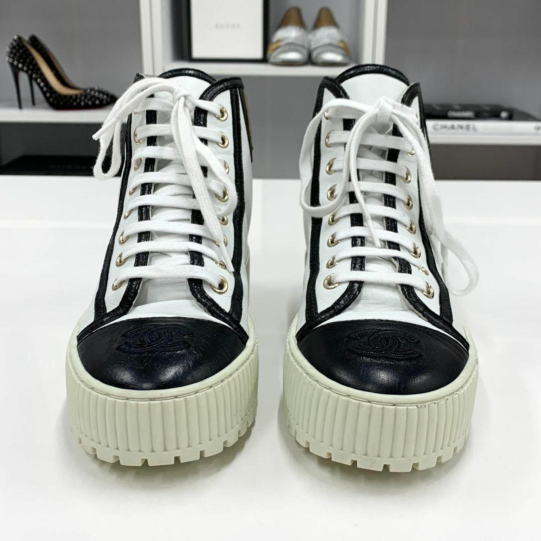 CHANEL - M10047 シャネル ラムスキン ココマーク ロゴ CHANEL - M10047 シャネル ラムスキン ココマーク ロゴ