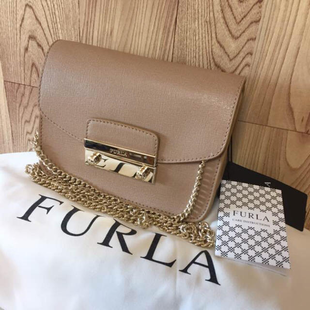 Furla(フルラ)の新品 新入荷 ！フルラ チェーンバッグ ベージュ 大人気☆  カプチーノ レディースのバッグ(ショルダーバッグ)の商品写真