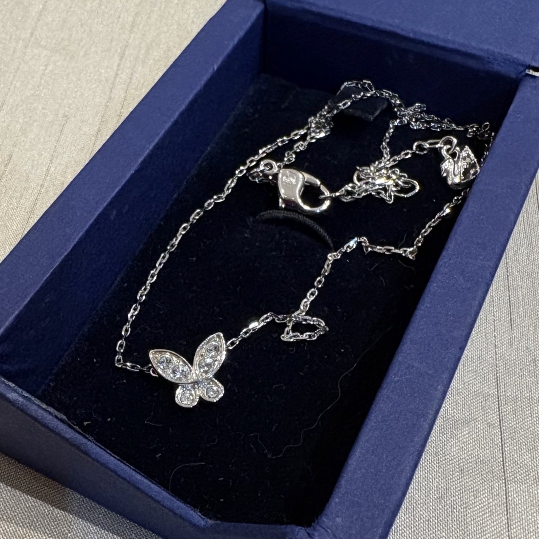 SWAROVSKI - スワロフスキー SWAROVSKI 蝶 ネックレス の通販 by SWAROVSKI - スワロフスキー SWAROVSKI 蝶 ネックレス の通販 by