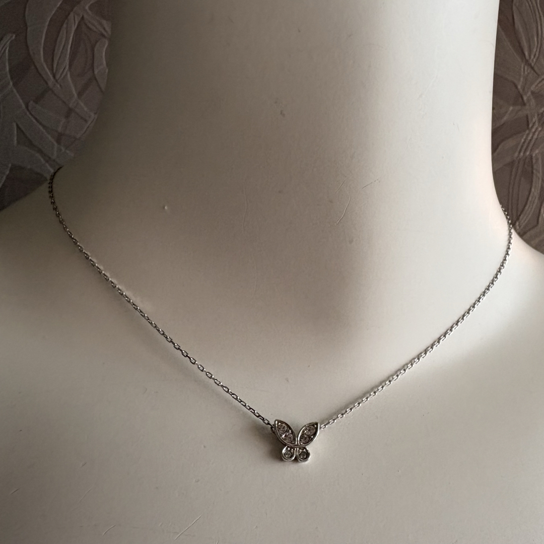 SWAROVSKI - スワロフスキー SWAROVSKI 蝶 ネックレス の通販 by SWAROVSKI - スワロフスキー SWAROVSKI 蝶 ネックレス の通販 by
