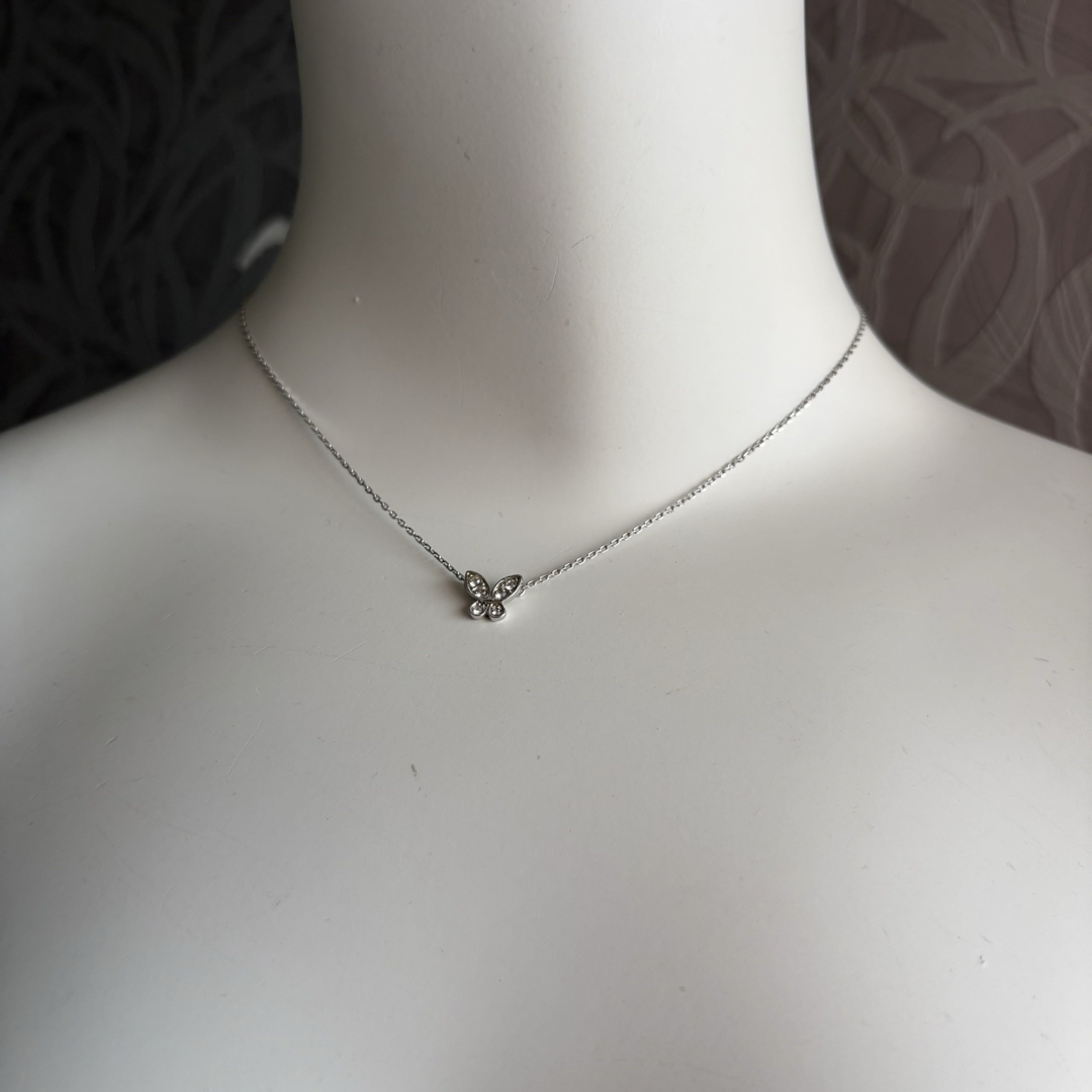 SWAROVSKI - スワロフスキー SWAROVSKI 蝶 ネックレス の通販 by SWAROVSKI - スワロフスキー SWAROVSKI 蝶 ネックレス の通販 by