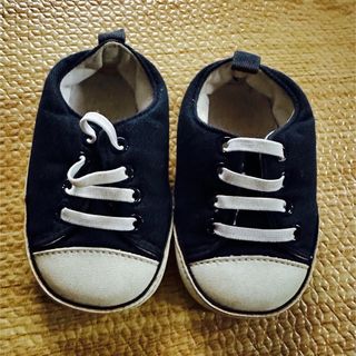 オールドネイビー(Old Navy)のOLD NAVY ベビーシューズ　室内用　ファーストシューズ(スリッポン)