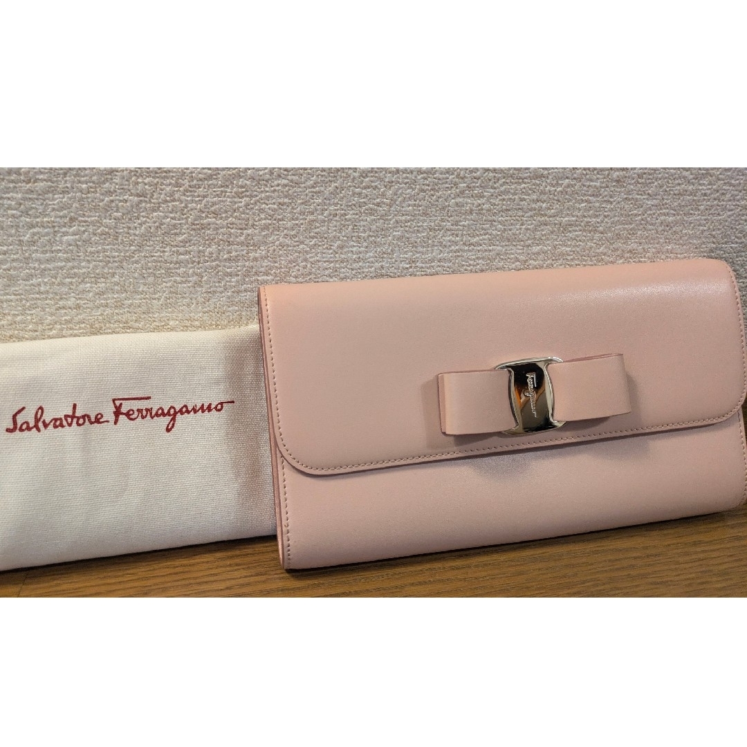 Salvatore Ferragamo(サルヴァトーレフェラガモ)のSalvatore Ferragamo チェーンミニバッグ クラッチバッグ レディースのバッグ(ショルダーバッグ)の商品写真