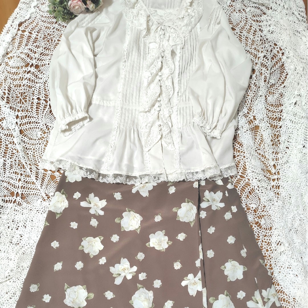 INGEBORG - 美品 インゲボルグ フリルレースブラウスの通販 by F INGEBORG - 美品 インゲボルグ フリルレースブラウスの通販 by F