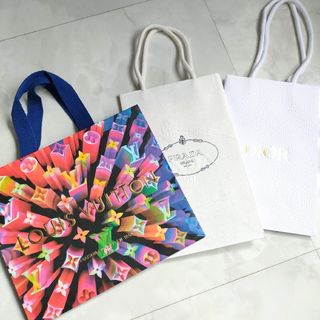 LOUIS VUITTON - ルイヴィトン ショッパー 紙袋 7枚セットの通販 LOUIS VUITTON - ルイヴィトン ショッパー 紙袋 7枚セットの通販