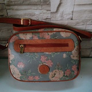 Pierre Balmain(バッグ)のフリマアイテム一覧 Pierre Balmain(バッグ)のフリマアイテム一覧