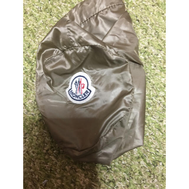 MONCLER(モンクレール)のモンクレール  ナイロンポーチ レディースのジャケット/アウター(ナイロンジャケット)の商品写真