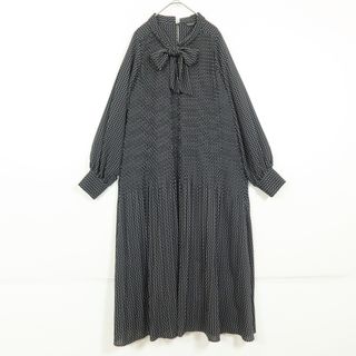 INGEBORG - 【美品】インゲボルグ☆半月型ドット柄のプリーツ INGEBORG - 【美品】インゲボルグ☆半月型ドット柄のプリーツ