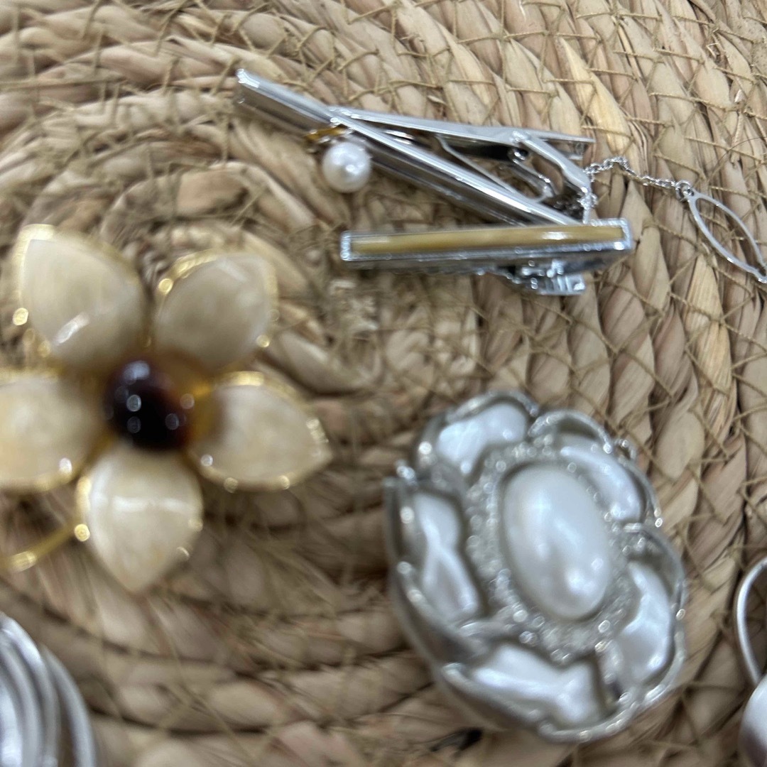 ブローチ ネクタイピン アクセサリー まとめ売り レトロの通販 ブローチ ネクタイピン アクセサリー まとめ売り レトロの通販