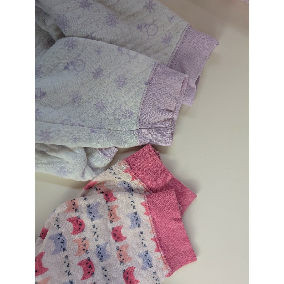 UNIQLO(ユニクロ)のユニクロ キルトパジャマ 長袖 女の子　3枚セット キッズ/ベビー/マタニティのキッズ服女の子用(90cm~)(パジャマ)の商品写真