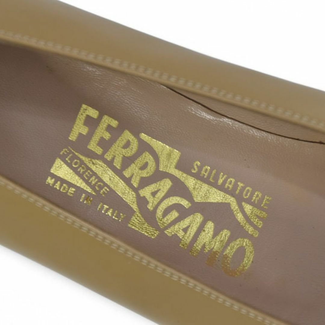 Salvatore Ferragamo - 新品♪フェラガモ ロゴバックル パンプス Salvatore Ferragamo - 新品♪フェラガモ ロゴバックル パンプス