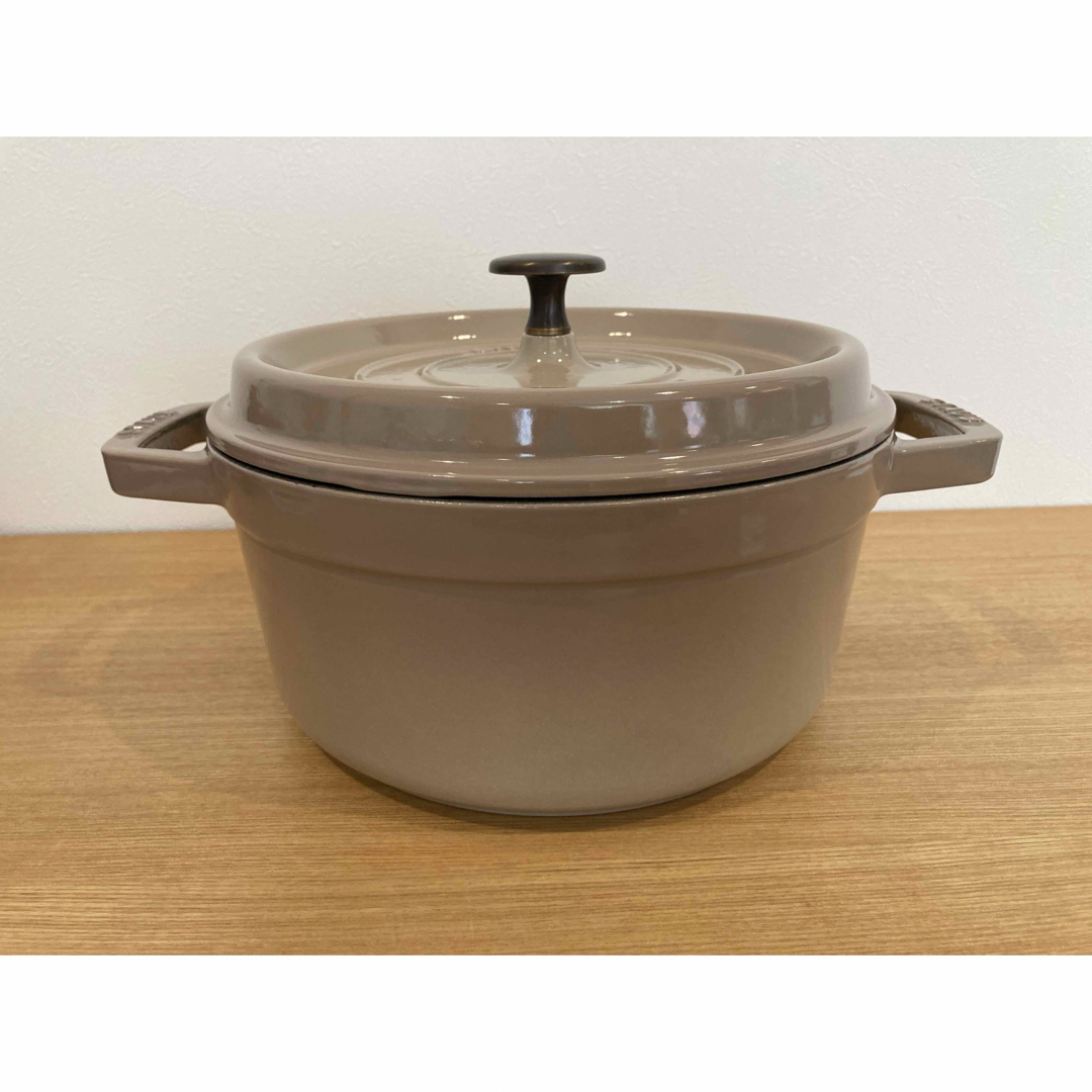 STAUB - STAUB ココット ラウンド 22伊勢丹 リネン ストウブ STAUB - STAUB ココット ラウンド 22伊勢丹 リネン ストウブ