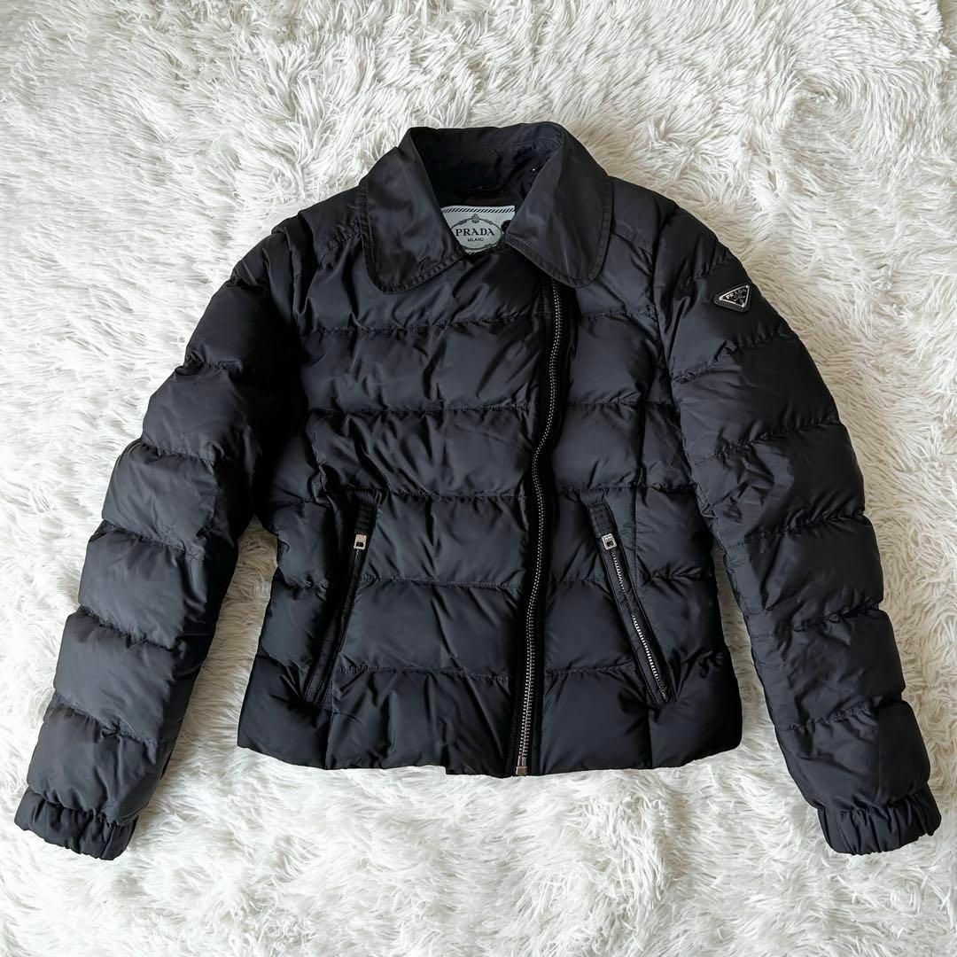 PRADA(プラダ)の◎美品◎PRADA リアルファー クロップド ダウンコート XLサイズ相当 紺 レディースのジャケット/アウター(ダウンジャケット)の商品写真