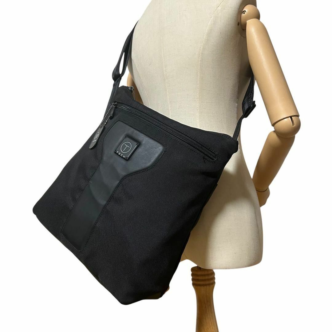 TUMI - 美品 トゥミ TUMI ショルダーバッグ A4可 斜め掛け 通勤 TUMI - 美品 トゥミ TUMI ショルダーバッグ A4可 斜め掛け 通勤