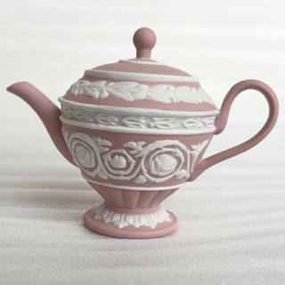 WEDGWOOD(ピンク/桃色系)のフリマアイテム一覧 WEDGWOOD(ピンク/桃色系)のフリマアイテム一覧