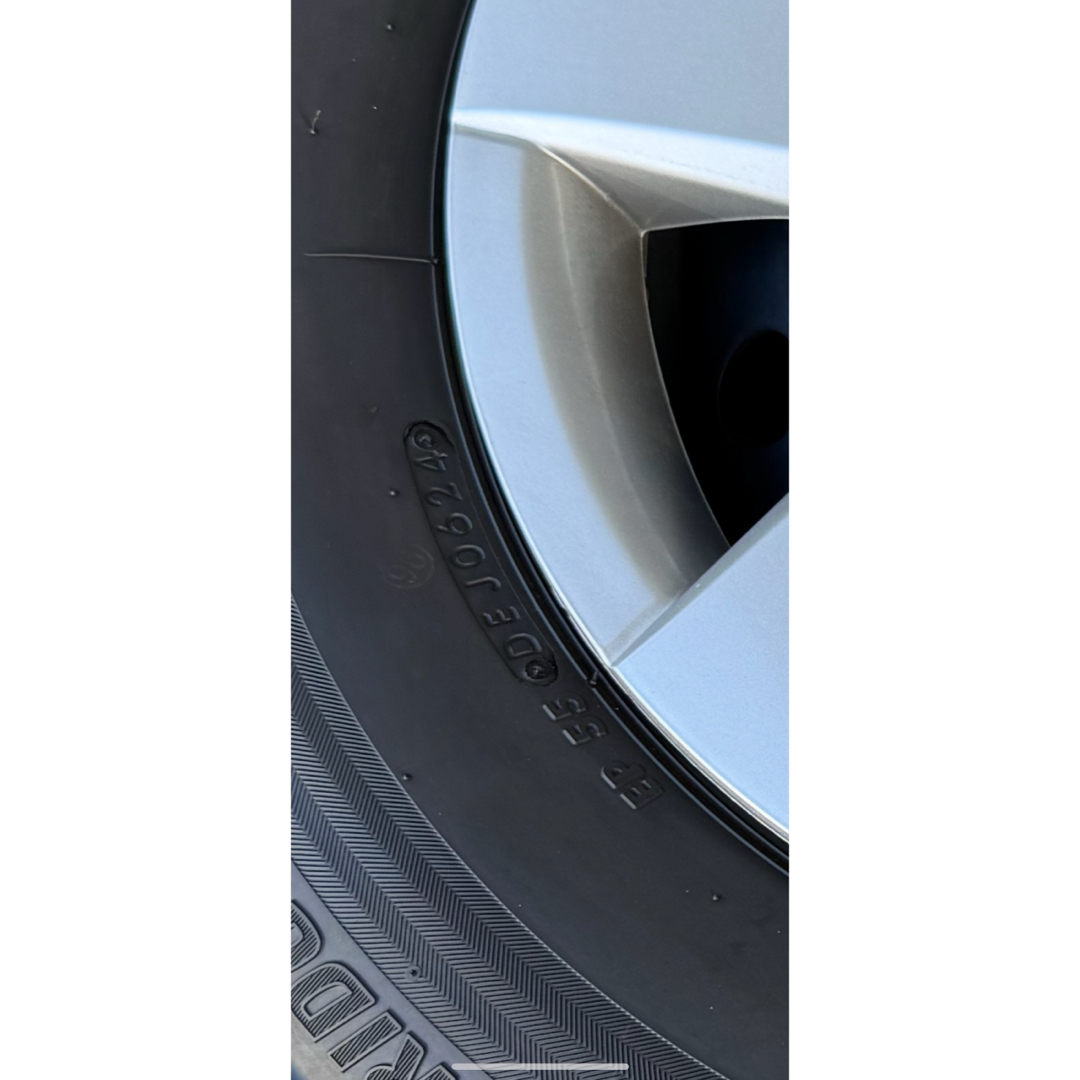 BRIDGESTONE - ハイエース取り外しタイヤ ほぼ新品 ホイール BRIDGESTONE - ハイエース取り外しタイヤ ほぼ新品 ホイール
