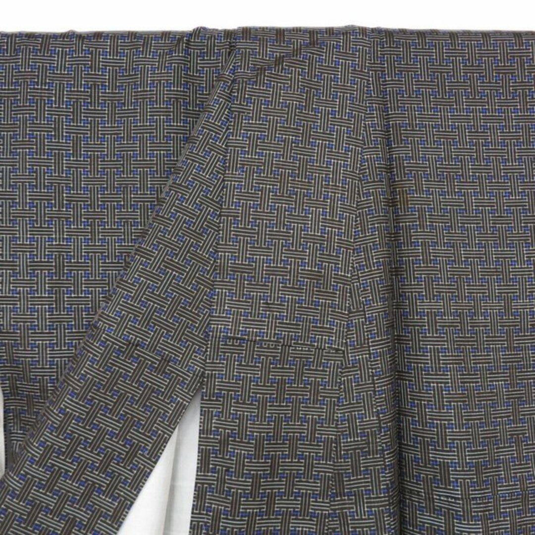 大島紬 着物 中古 正絹 袷 カジュアル 秋名バラ模様 黒茶色 青色 大島紬 着物 中古 正絹 袷 カジュアル 秋名バラ模様 黒茶色 青色