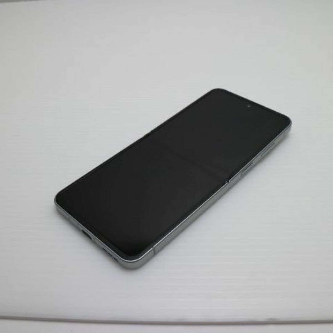 ZTE - 新品同様 SIMフリー Libero Flip ホワイト スマホ ZTE ZTE - 新品同様 SIMフリー Libero Flip ホワイト スマホ ZTE