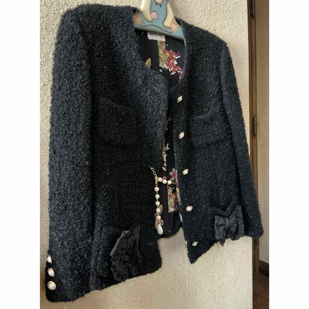 インゲボルグ 黒ジャケットパールチェーンリボン付き