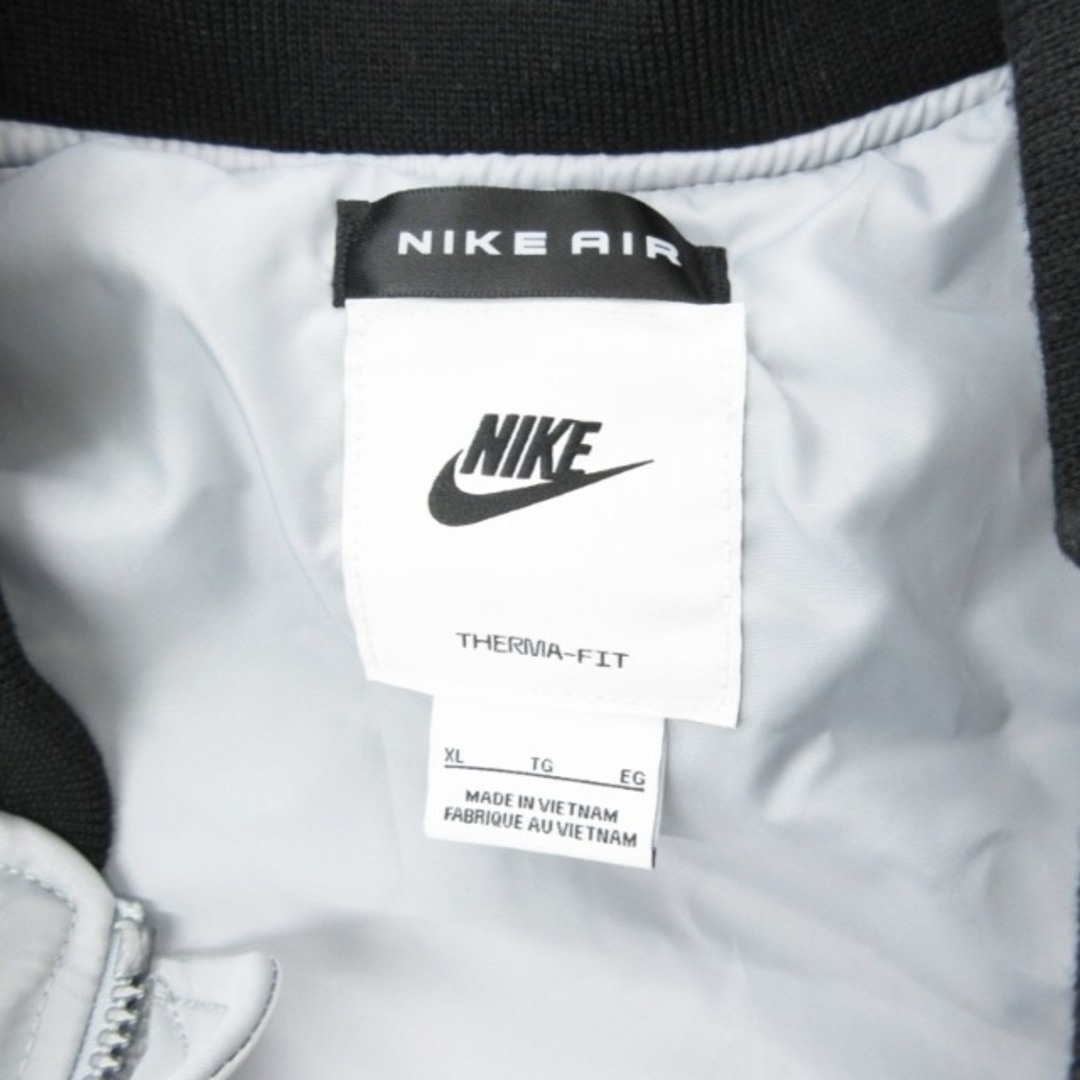 NIKE - ナイキ 美品 ボンバージャケット ブルゾン 中綿 ロゴ NIKE - ナイキ 美品 ボンバージャケット ブルゾン 中綿 ロゴ