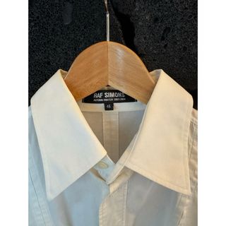 RAF SIMONS(シャツ)のフリマアイテム一覧 RAF SIMONS(シャツ)のフリマアイテム一覧