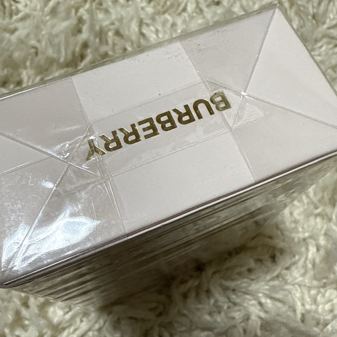 BURBERRY - 新品未開封 BURBERRY HER ペタルズ オードパルファム BURBERRY - 新品未開封 BURBERRY HER ペタルズ オードパルファム