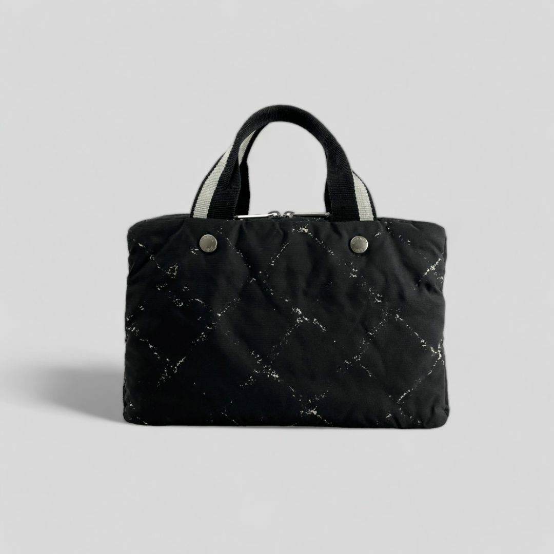 CHANEL - ○CHANEL シャネル○ 旧トラベルライン○ 3ジップ開閉 CHANEL - ○CHANEL シャネル○ 旧トラベルライン○ 3ジップ開閉