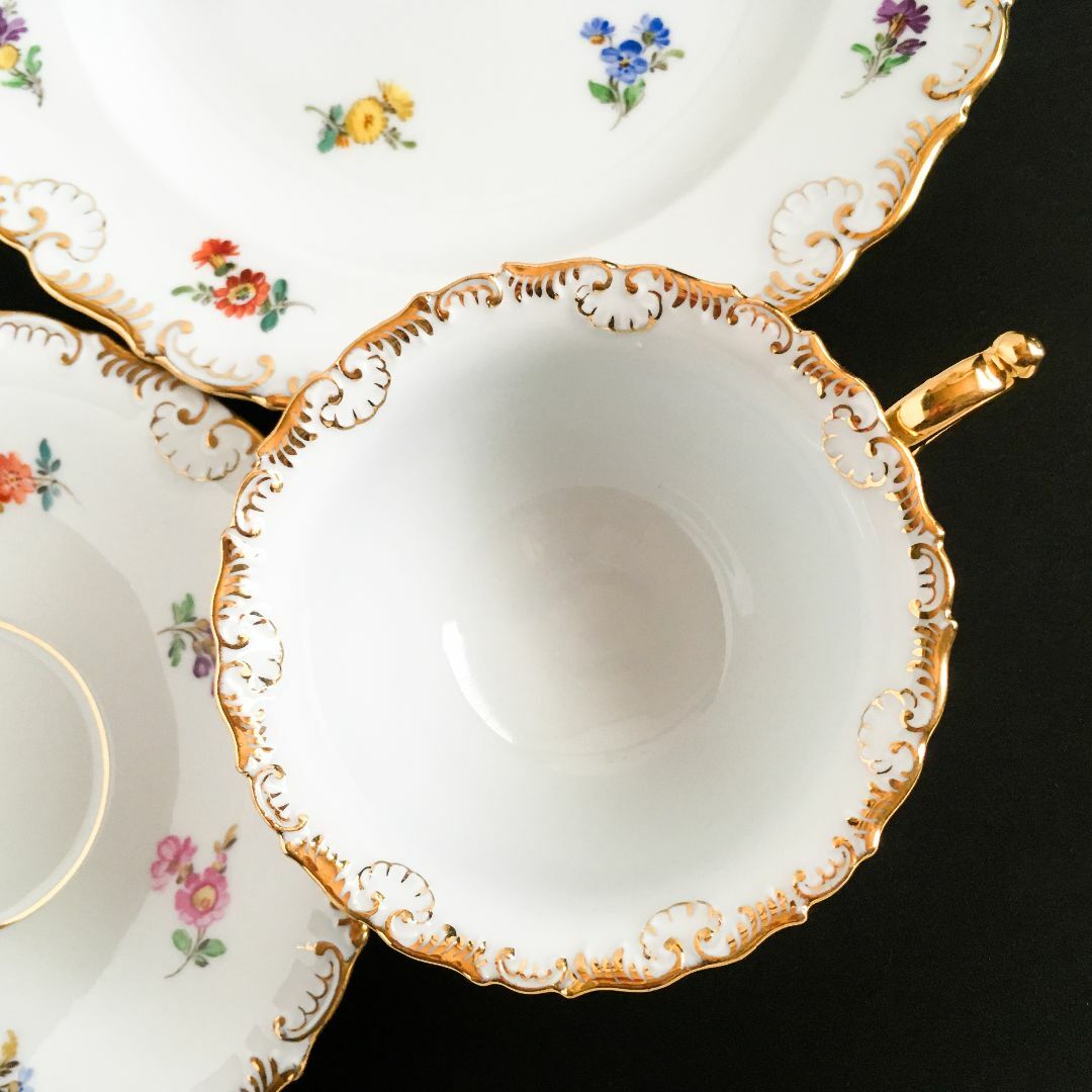 MEISSEN - 古マイセン 金彩 小花散らし文 シェルレリーフ縁取り MEISSEN - 古マイセン 金彩 小花散らし文 シェルレリーフ縁取り