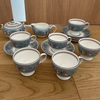 WEDGWOOD - ウエッジウッド フロレンティーン カップ&ソーサー WEDGWOOD - ウエッジウッド フロレンティーン カップ&ソーサー