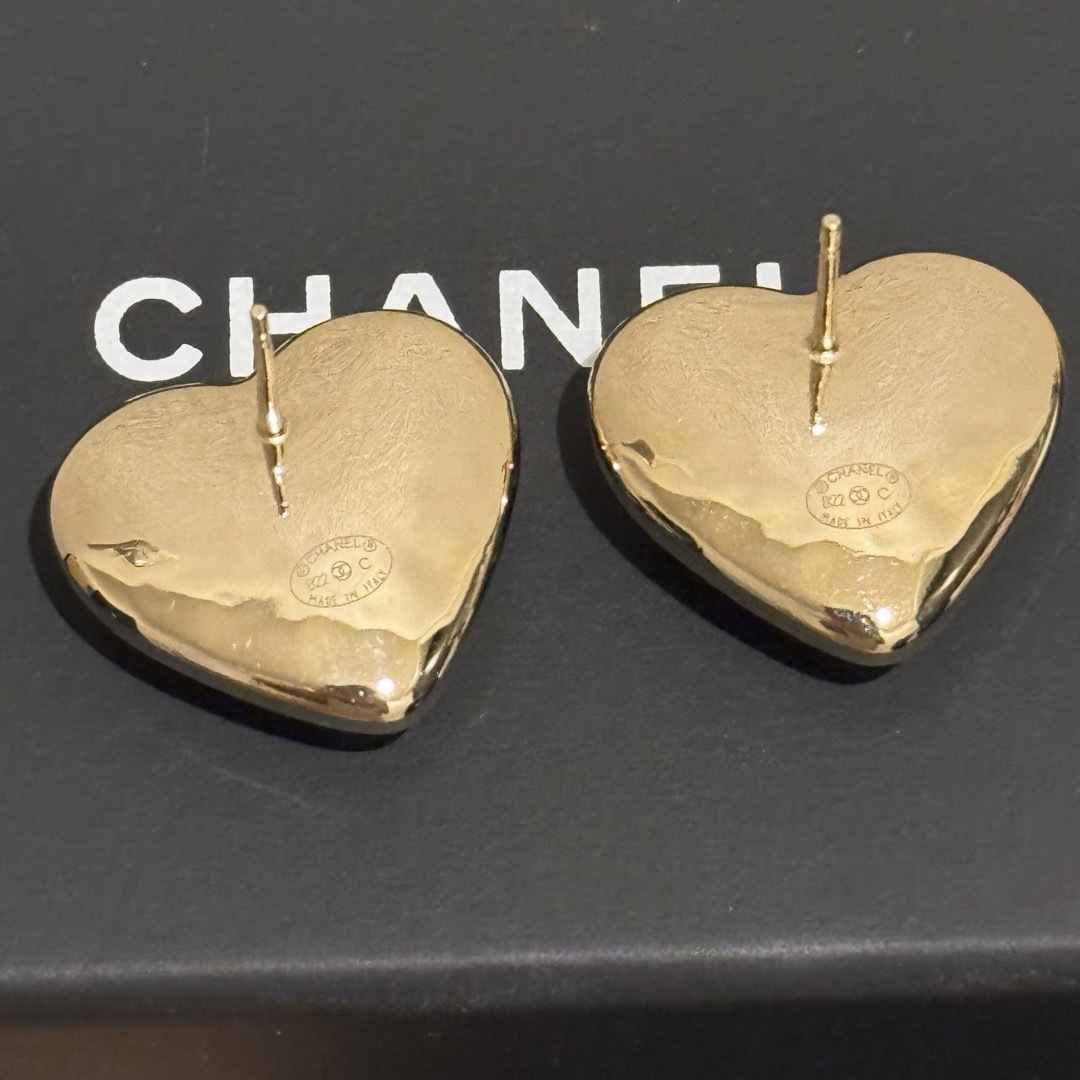 CHANEL - シャネル CHANEL ハート パール ピアス イヤリングの CHANEL - シャネル CHANEL ハート パール ピアス イヤリングの