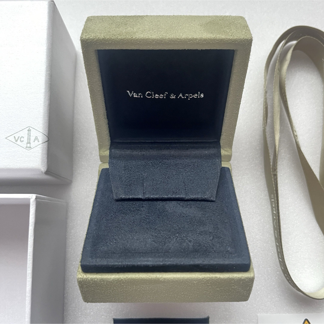 Van Cleef & Arpels - Van Cleef & Arpels ピアス ケース 空箱 Van Cleef & Arpels - Van Cleef & Arpels ピアス ケース 空箱