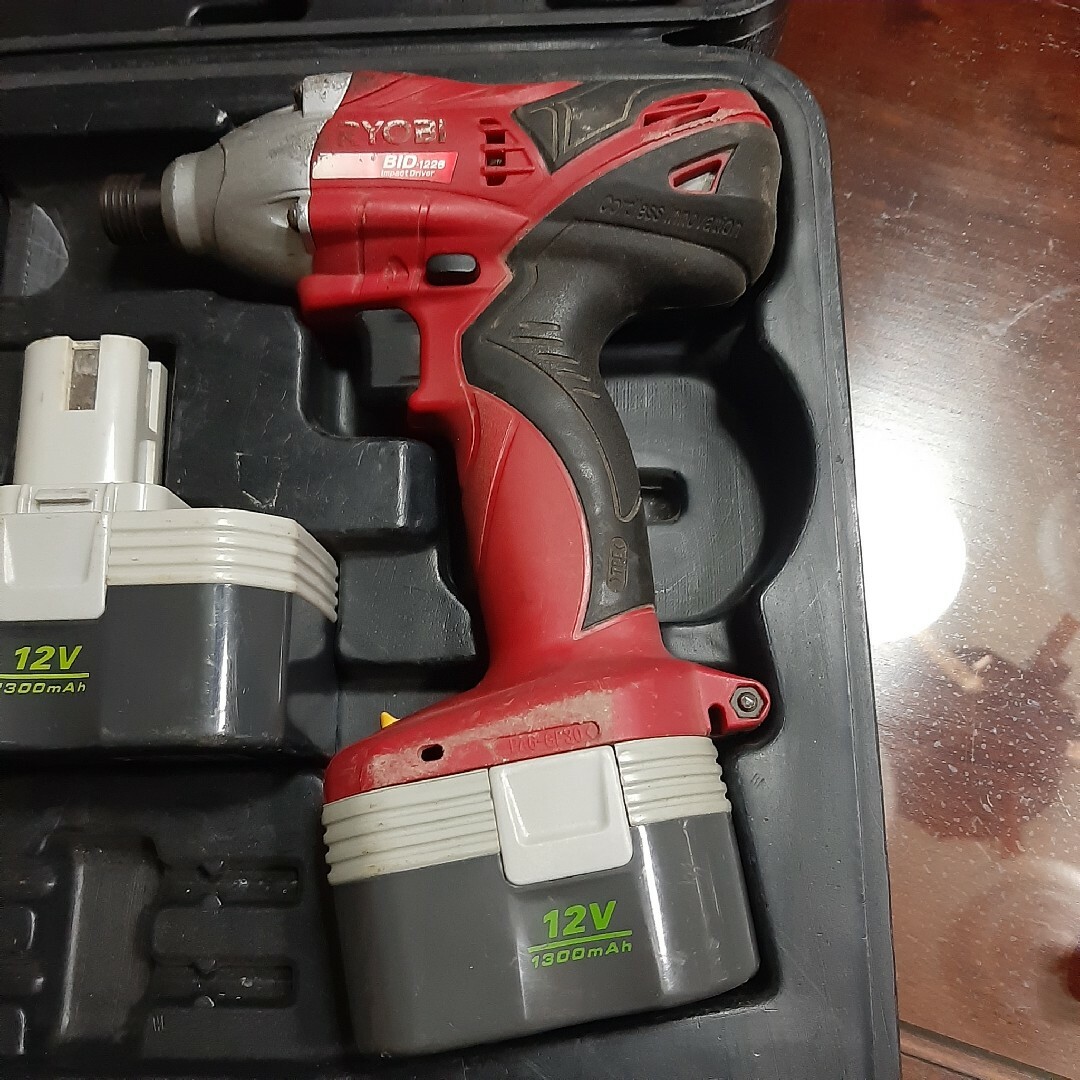 RYOBI - (専用)RYOBIの充電式インパクトドライバ-の通販 by な RYOBI - (専用)RYOBIの充電式インパクトドライバ-の通販 by な