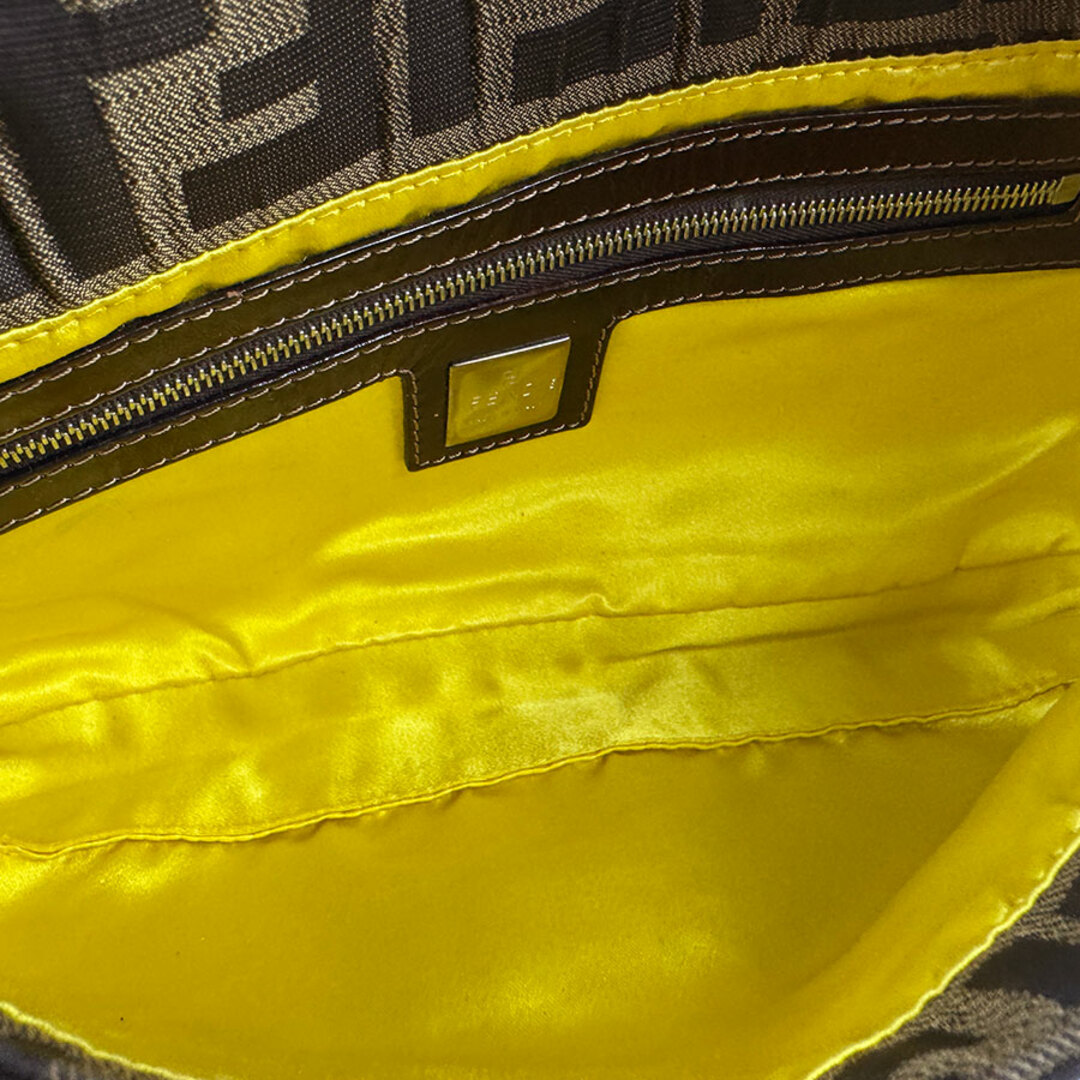FENDI - フェンディ FENDI ショルダーバッグ ズッカ バゲット FENDI - フェンディ FENDI ショルダーバッグ ズッカ バゲット