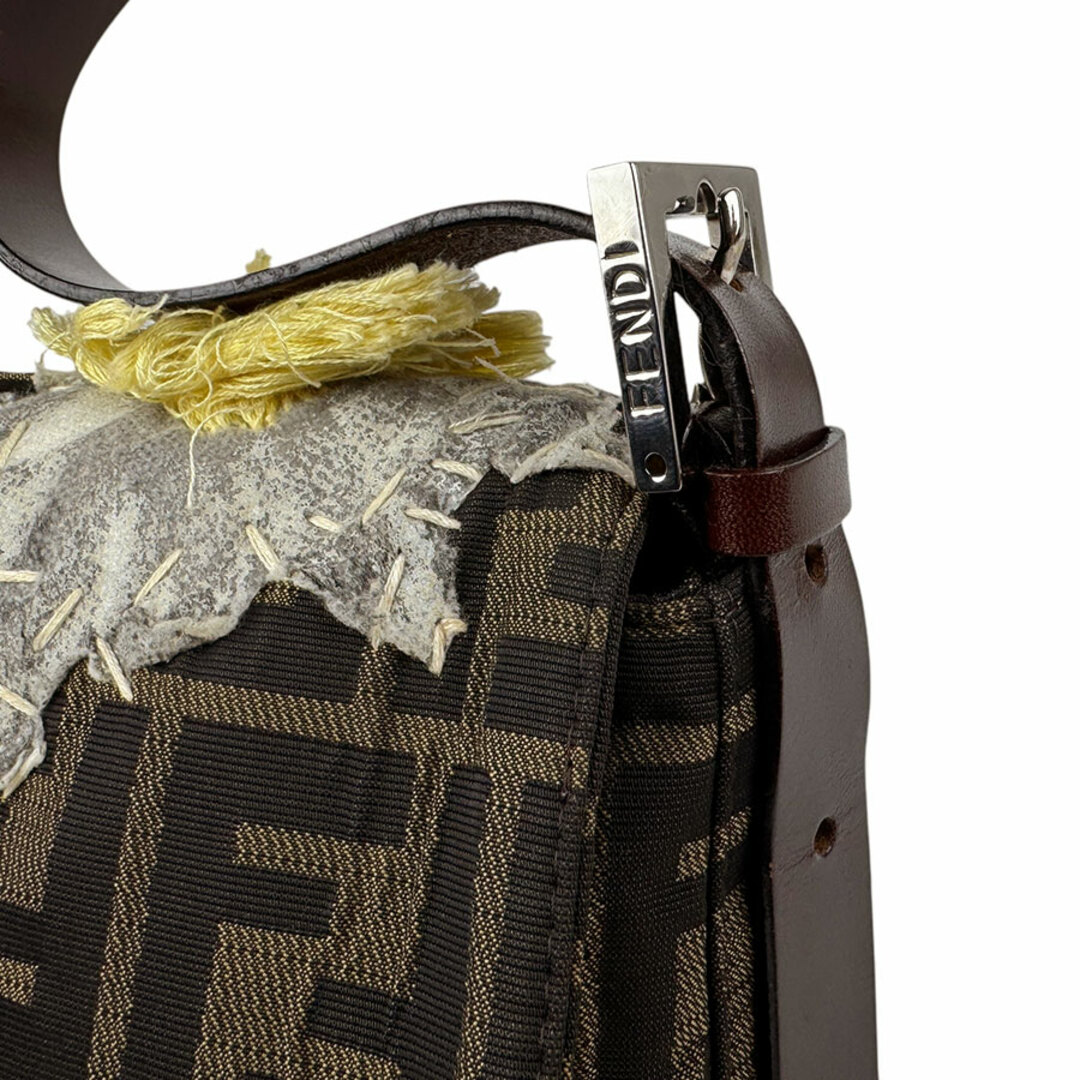 FENDI - フェンディ FENDI ショルダーバッグ ズッカ バゲット FENDI - フェンディ FENDI ショルダーバッグ ズッカ バゲット