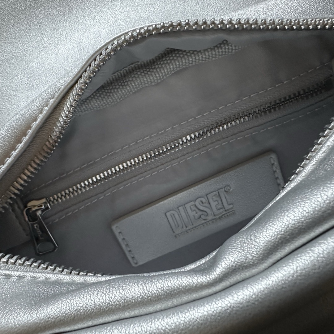 DIESEL - 【DIESEL】CHARM 2WAY SHOULDER BAG SILVERの通販 by DIESEL - 【DIESEL】CHARM 2WAY SHOULDER BAG SILVERの通販 by