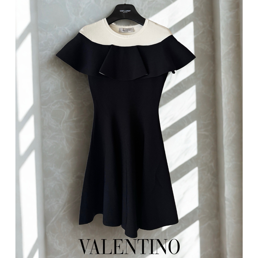 VALENTINO - VALENTINO フリルケープデザイン半袖ニット VALENTINO - VALENTINO フリルケープデザイン半袖ニット