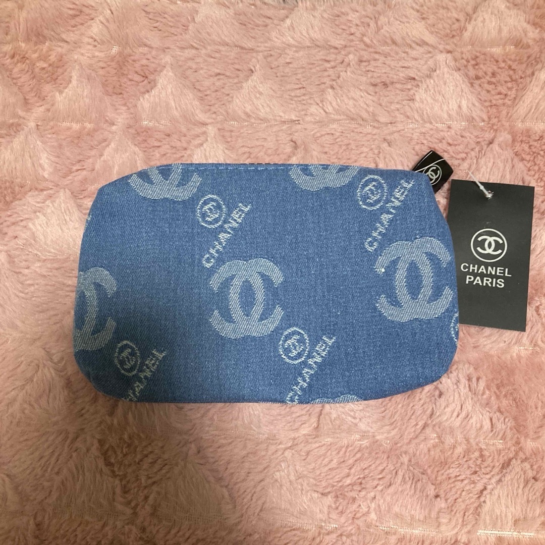 CHANEL - 新品 シャネル CHANEL ノベルティ ブルーデニムポーチ CHANEL - 新品 シャネル CHANEL ノベルティ ブルーデニムポーチ