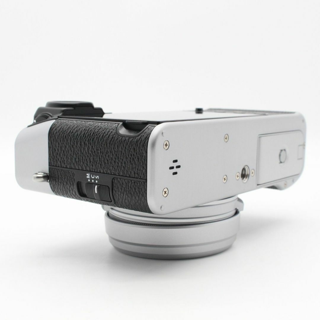 ☆ほぼ新品☆FUJIFILM X100VI シルバー ショット数 91回の通販 ☆ほぼ新品☆FUJIFILM X100VI シルバー ショット数 91回の通販