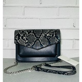 ベルシュカ(Bershka)のベルシュカ Bershka アニマル柄 チェーン バッグ 新品(ショルダーバッグ)