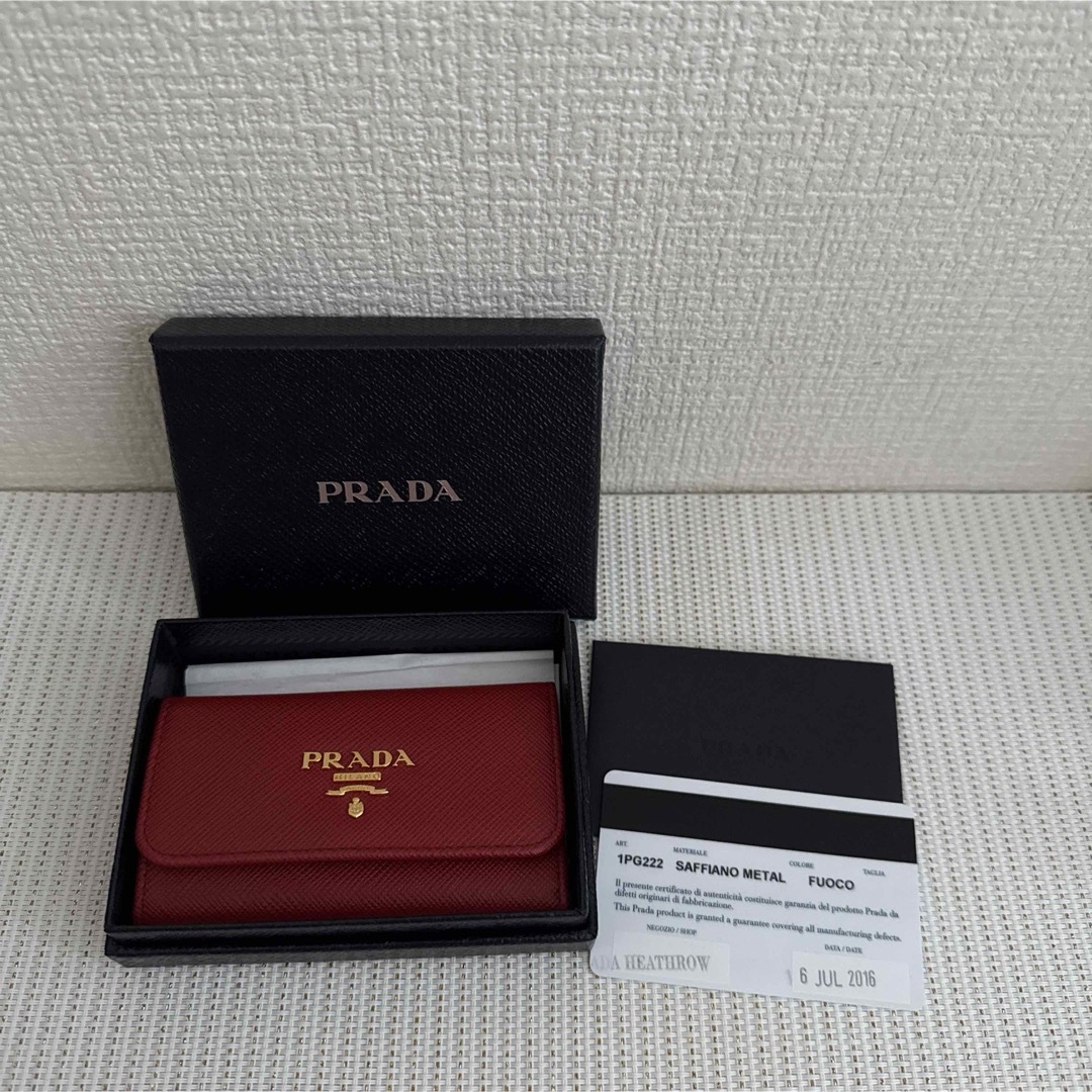 PRADA - PRADA サフィアーノレザー レッドキーケースの通販 by PRADA - PRADA サフィアーノレザー レッドキーケースの通販 by