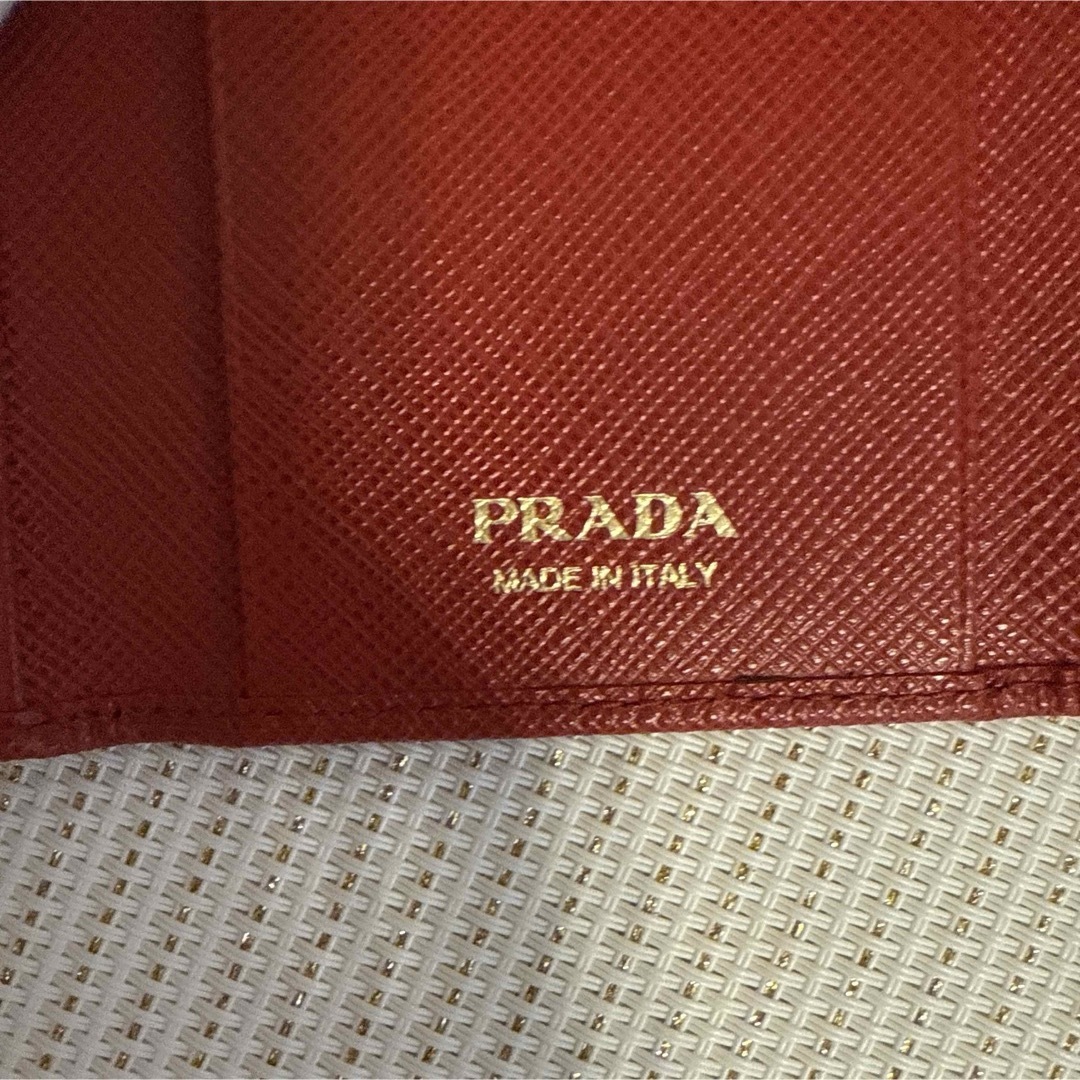 PRADA - PRADA サフィアーノレザー レッドキーケースの通販 by PRADA - PRADA サフィアーノレザー レッドキーケースの通販 by